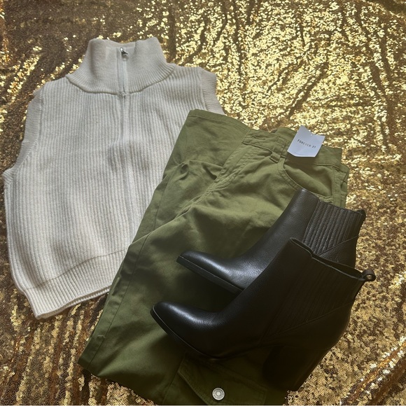 NWT - FOREVER 21 Junior’s Twill High Waisted Wide Leg Cargo Pants - Picture 8 of 11